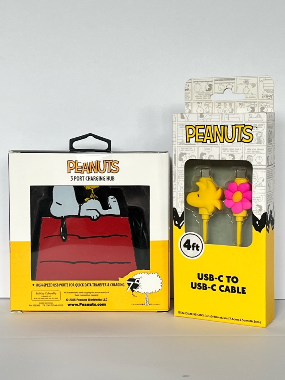 Peanuts Snoopy 75th Anniversary Charging Hub and USB-C Cable Set NWT